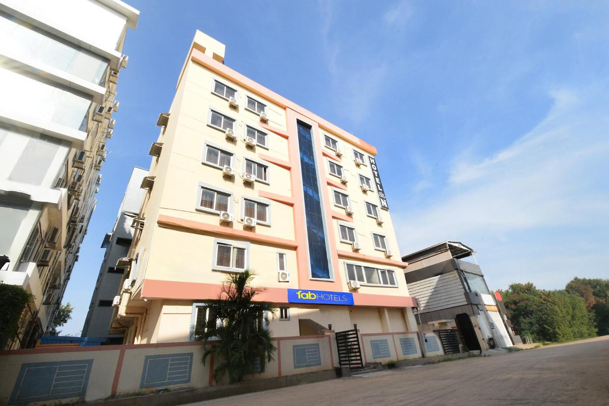 Fabhotel N Residency, Hitech City - 350M From Yashoda Hospital, Hitech City ハイデラバード エクステリア 写真
