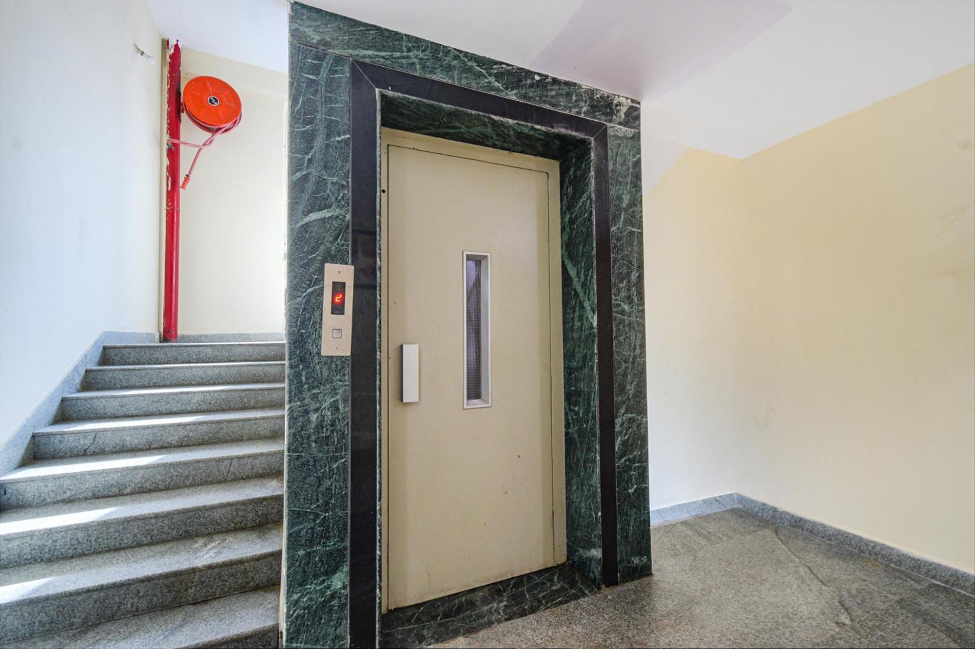 Fabhotel N Residency, Hitech City - 350M From Yashoda Hospital, Hitech City ハイデラバード エクステリア 写真