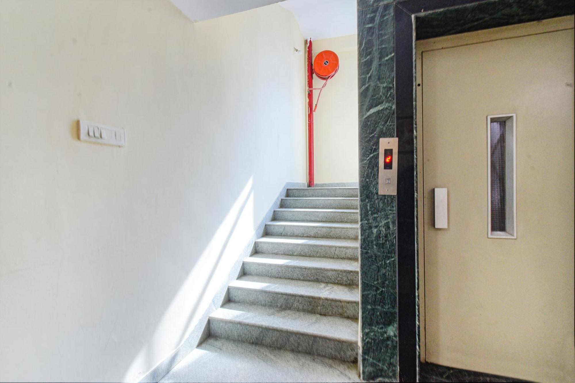 Fabhotel N Residency, Hitech City - 350M From Yashoda Hospital, Hitech City ハイデラバード エクステリア 写真