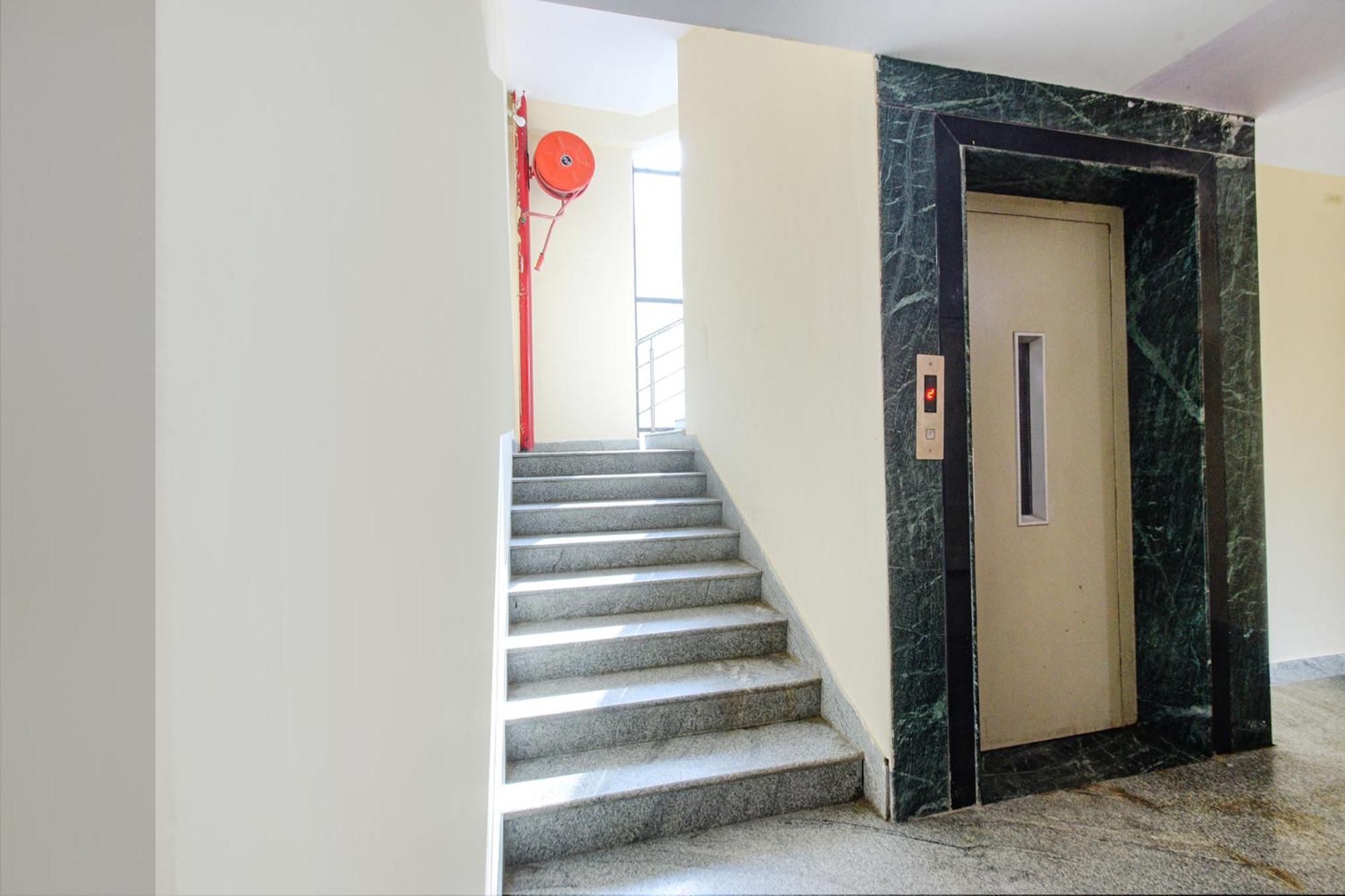 Fabhotel N Residency, Hitech City - 350M From Yashoda Hospital, Hitech City ハイデラバード エクステリア 写真